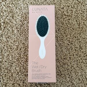 Lunata Beauty Wet/Dry Brush in White